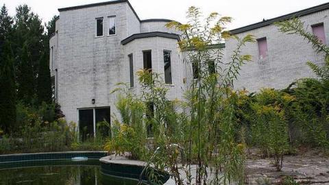 Trip to the Mansion - Abandoned-Grow-Op-Mansion--Drug-Dealers-Mansion--King-City291.jpg