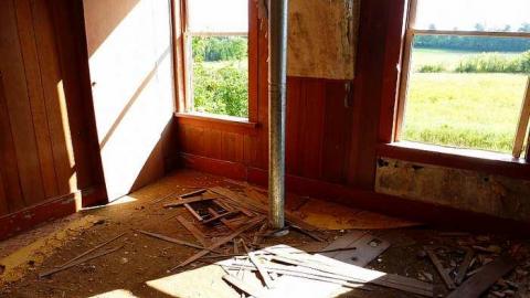 Barren - Naked-and-Afraid30.jpg