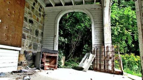 Hundreds of bolts - Across-The-River148.jpg