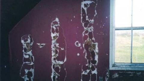 Ugly Kitchen Manor - 004.jpg