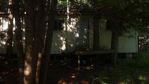 Cottage on Camp Road - P1040480.jpg