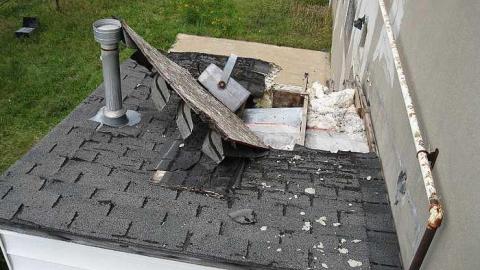 Boarded up - MoeZeOn-Inn32.jpg