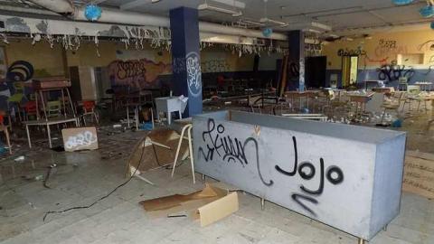 School's out  - DSCN0842.jpg