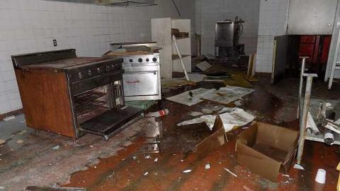 School's out  - DSCN0841.jpg