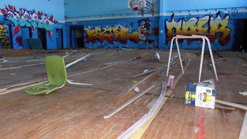 School's out  - DSCN0823.jpg