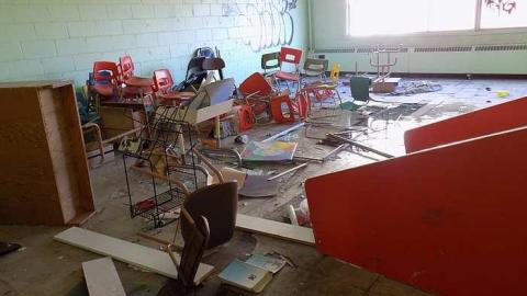 School's out  - DSCN0817.jpg