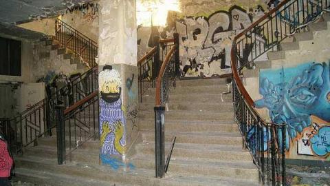 Kodak building 9 - 298582_10150382386599082_1175163478_n.jpg