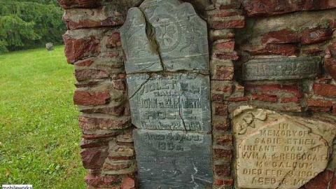 Esteemed Residents - Queen-St.-Pioneer-Cemetery9.jpg