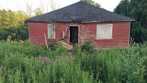 Abandoned shacks - Camp-Yungvelt9.jpeg