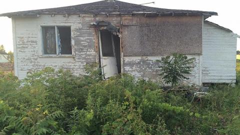 Abandoned shacks - Camp-Yungvelt12.jpeg