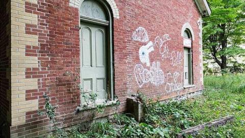 Altona Secondary No.16 - Altona-(ghost-town)92.jpg