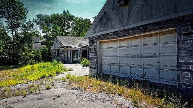 Glass Door House - 14.jpg