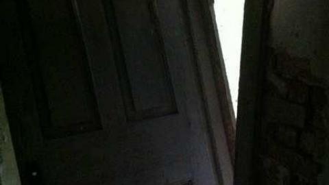 Old House - house17.jpg