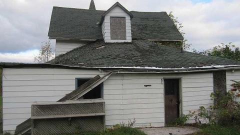 October 25, 2016 - Highway-93-Boarded-Up-House24.jpg