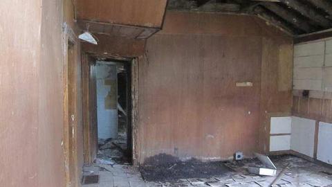 October 25, 2016 - Highway-93-Boarded-Up-House34.jpg