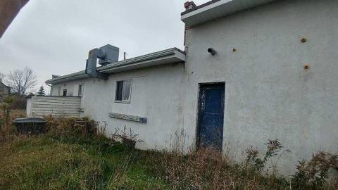 October 2016 - Ran-Empty7.jpg