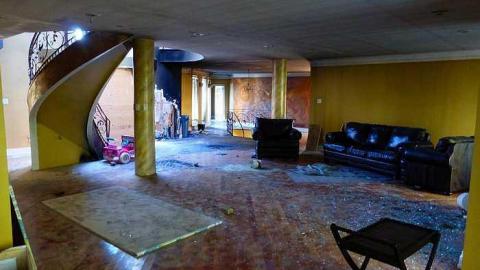 November Rain - Abandoned-Grow-Op-Mansion--Drug-Dealers-Mansion--King-City458.jpg