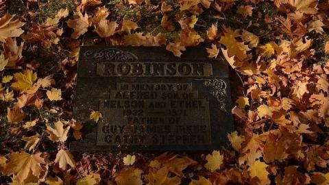 Keys to the crypt - Port-Oshawa-Pioneer-Cemetery3.jpg