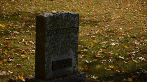 Keys to the crypt - Port-Oshawa-Pioneer-Cemetery19.jpg