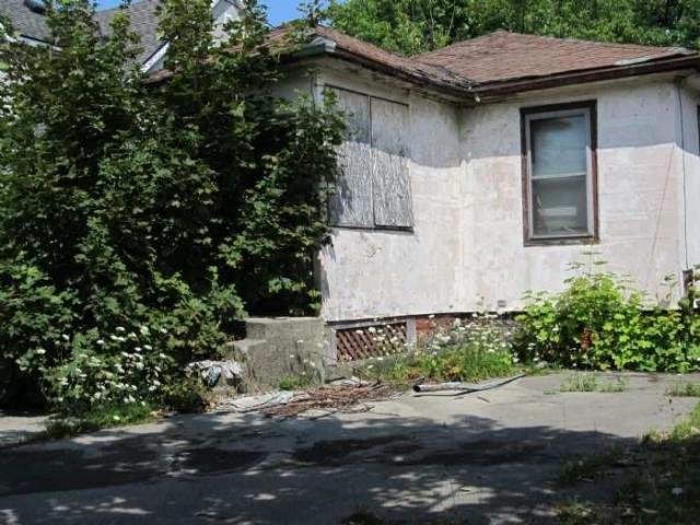 Small Abandoned House - Welland photo 2