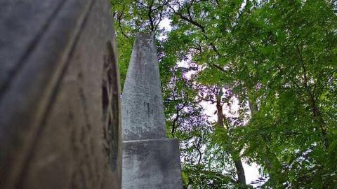 Easy To Nith - Canning-pioneer-Cemetery3.jpg