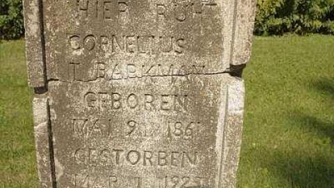 Auf Ewig Bei Dem Herrn - Steinbach-Pioneer-Cemetery10.jpg