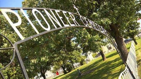 Auf Ewig Bei Dem Herrn - Steinbach-Pioneer-Cemetery26.jpg