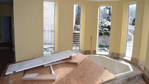 November 2016 - Abandoned-Grow-Op-Mansion--Drug-Dealers-Mansion--King-City71.jpg