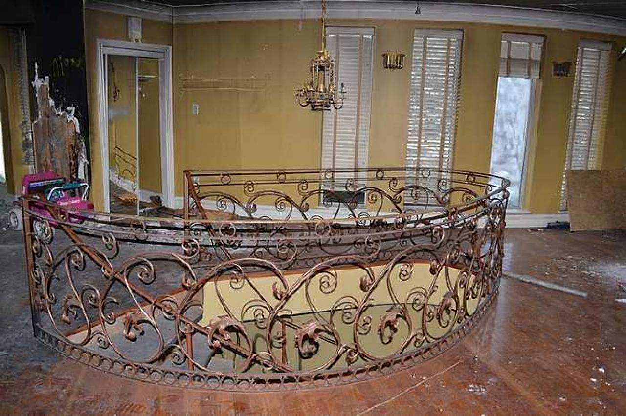 November 2016 - Abandoned-Grow-Op-Mansion--Drug-Dealers-Mansion--King-City97.jpg