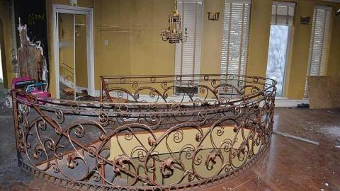 November 2016 - Abandoned-Grow-Op-Mansion--Drug-Dealers-Mansion--King-City97.jpg