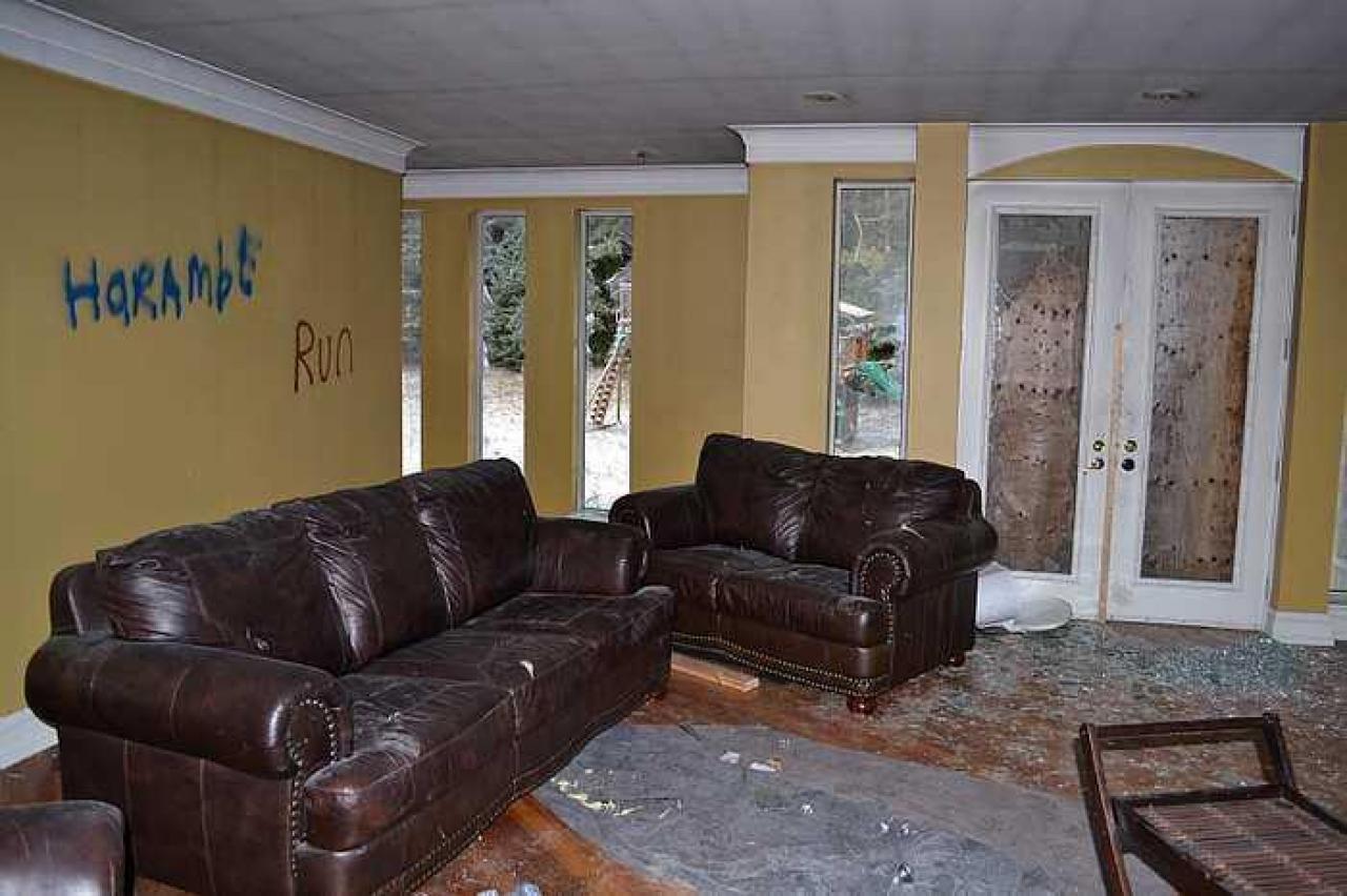 November 2016 - Abandoned-Grow-Op-Mansion--Drug-Dealers-Mansion--King-City98.jpg