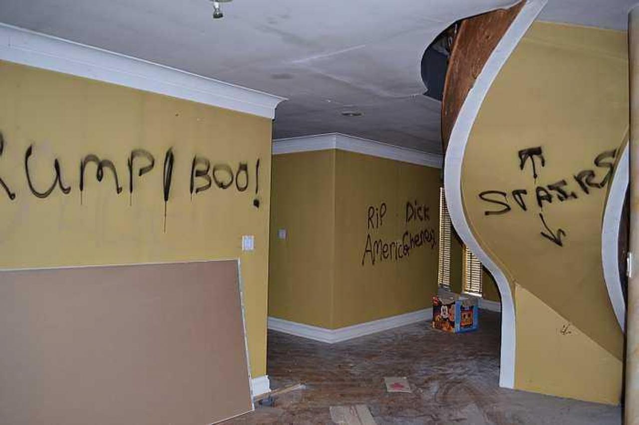 November 2016 - Abandoned-Grow-Op-Mansion--Drug-Dealers-Mansion--King-City78.jpg