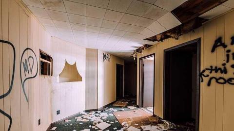 Rotting Out - The-Plainsman-Restaurant31.jpg