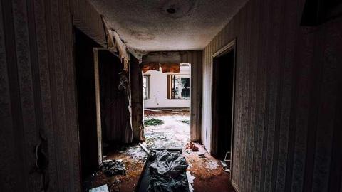 Rotting Out - The-Plainsman-Restaurant13.jpg