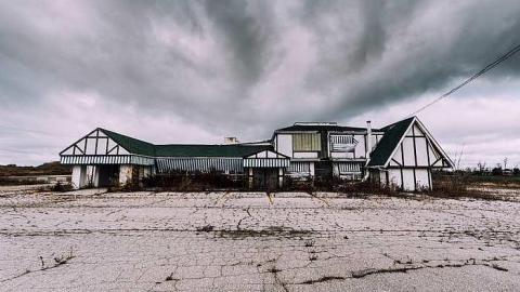 Rotting Out - The-Plainsman-Restaurant19.jpg