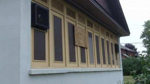 Reid Park Pool building photo 2