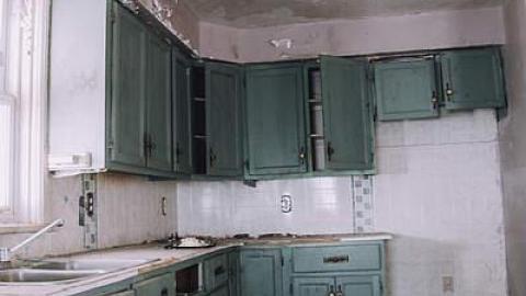 Just off the Highway - House-off-40164.jpg