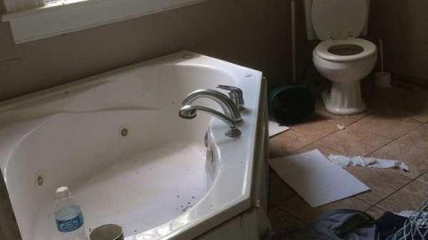 Golfing for a House, & a Farm - RussellChristie-House137.jpg