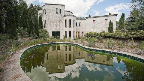 september 2016 - Abandoned-Grow-Op-Mansion--Drug-Dealers-Mansion--King-City13.jpg