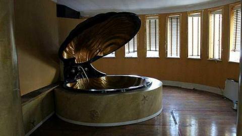 september 2016 - Abandoned-Grow-Op-Mansion--Drug-Dealers-Mansion--King-City19.jpg