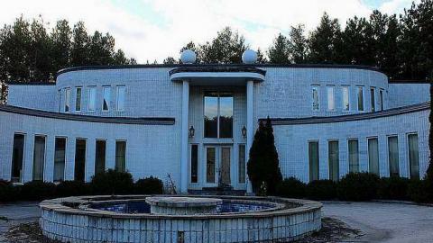 september 2016 - Abandoned-Grow-Op-Mansion--Drug-Dealers-Mansion--King-City21.jpg