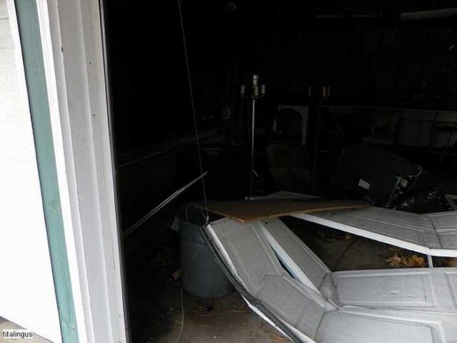 Sad chevy - SAM_0392.jpg