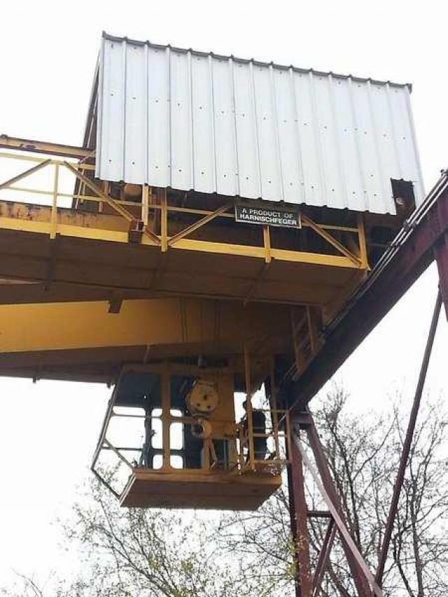Old Container Crane photo 3
