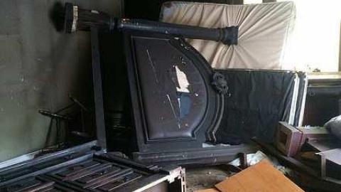 Squatters house - Someones-been-living-here92.jpg