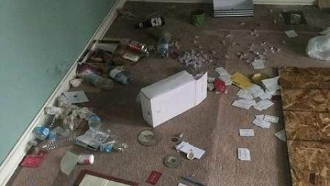 Squatters house - Someones-been-living-here86.jpg