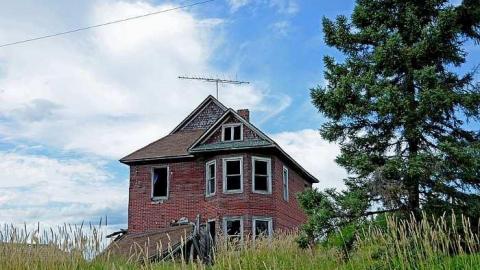  70-80's Abandoned House  - 7080s-Abandoned-House2.jpg