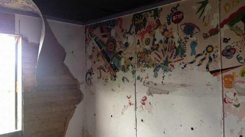  70-80's Abandoned House  - 7080s-Abandoned-House3.jpg