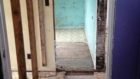  70-80's Abandoned House  - 7080s-Abandoned-House6.jpg