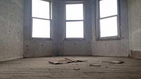  70-80's Abandoned House  - 7080s-Abandoned-House9.jpg