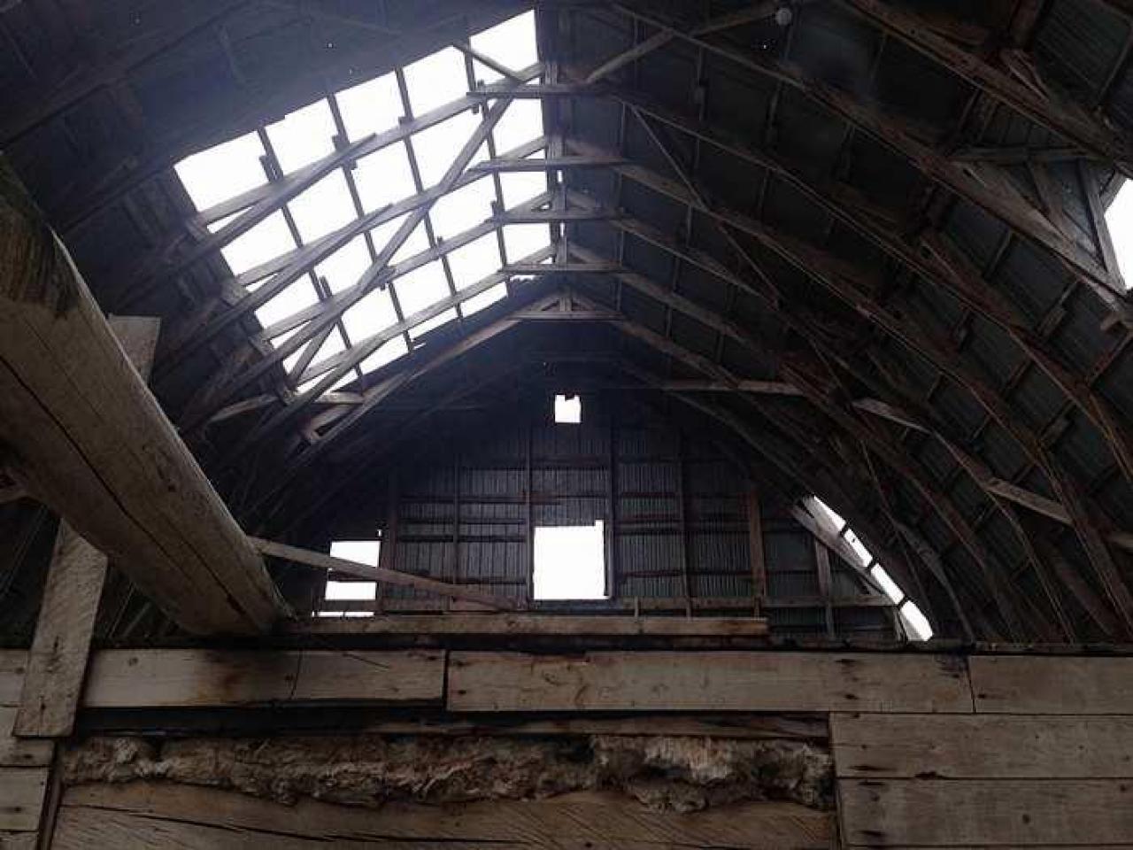  70-80's Abandoned House  - 7080s-Abandoned-House19.jpg